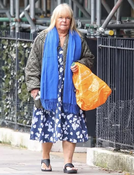 Forlorn Linda Robson sports her wedding ring as she is seen for first time since announcing split from husband of 33 years